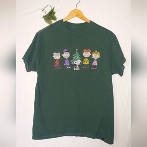Peanuts Charlie Brown Christmas T Shirt Green Classic Graphic T-Shirt Medium
